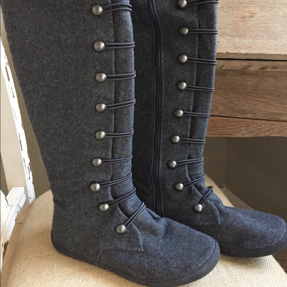 Grey Flannel Boots~great with leggings